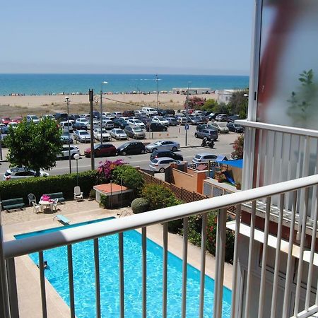 Apartamento Maraka Playa Castelldefels Esterno foto