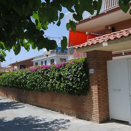 Apartamento Maraka Playa Castelldefels Esterno foto
